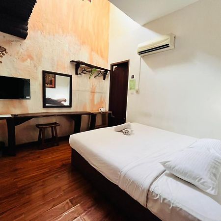 Kuching Waterfront Lodge Εξωτερικό φωτογραφία